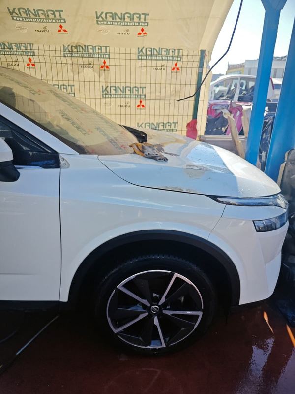 Nissan qashqai çıkma orjinal 2023 model sağ ön çamurluk
