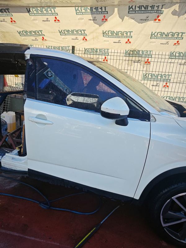 Nissan qashqai çıkma orjinal 2023 model sağ ön kapı