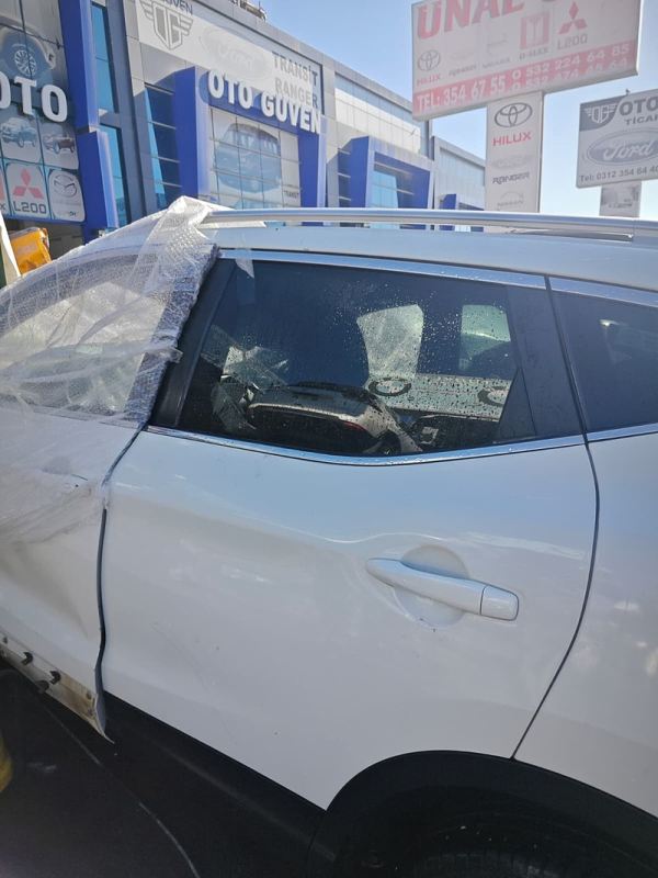 Nissan qashqai çıkma orjinal j 11 sol arka kapı beyaz