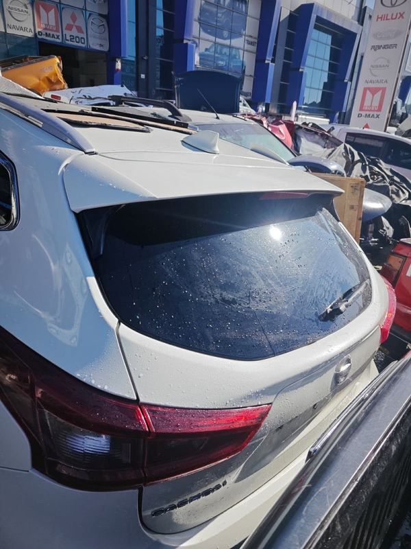 Nissan qashqai j11 çıkma orjinal bagaj kapağı beyaz
