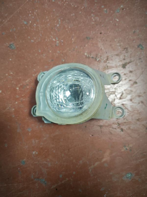 Toyota hilux çıkma orjinal 2023 sis lambası