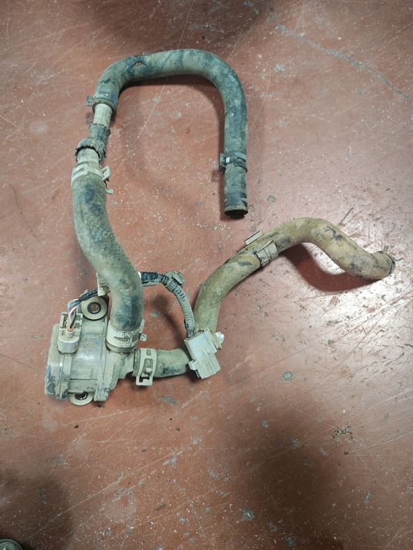 Toyota hilux çıkma orjinal 2023 2GD motor yardımcı su pompası