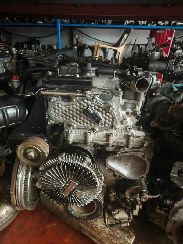 Isuzu d max çıkma euro 5 komple motor