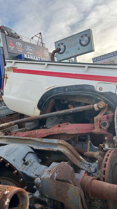 Nissan Pickup 1998 Model Çıkma Orjinal Komple Arka Kasa