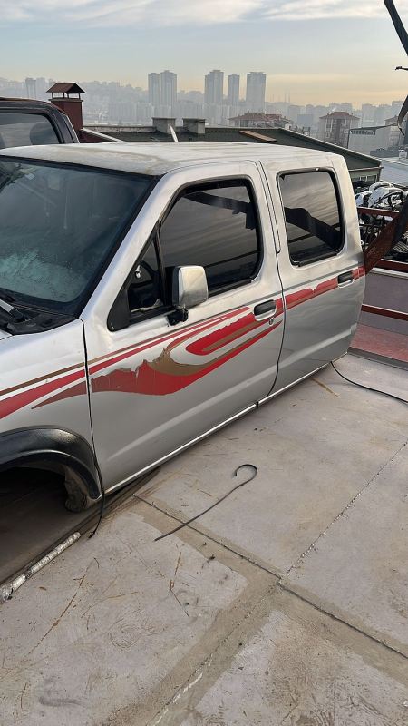 Nissan 1998 Model Pick Up Komple Kupa