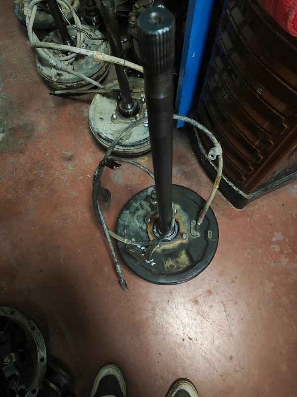 Toyota Hilux Çıkma Orjinal 2023 model Arka Akis