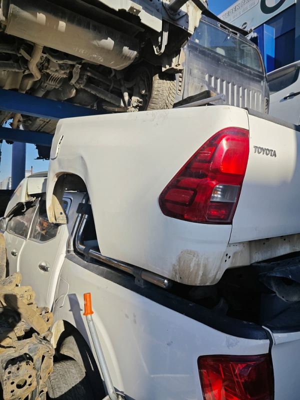 Toyota Hilux Çıkma Orjinal 2012-2018 Mdel Sol Arka Çamurluk