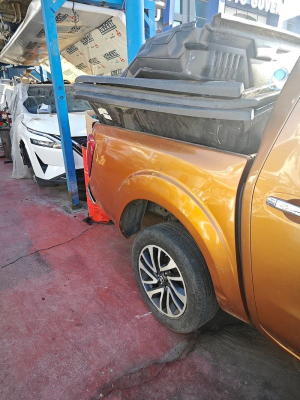 Nissan Navara Çıkma Orjinal YS23 Euro6 Arka Çamurluk
