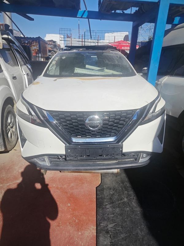 Nissan Qashqai Çıkma orjinal 2023-2026 Model Ön Panjur