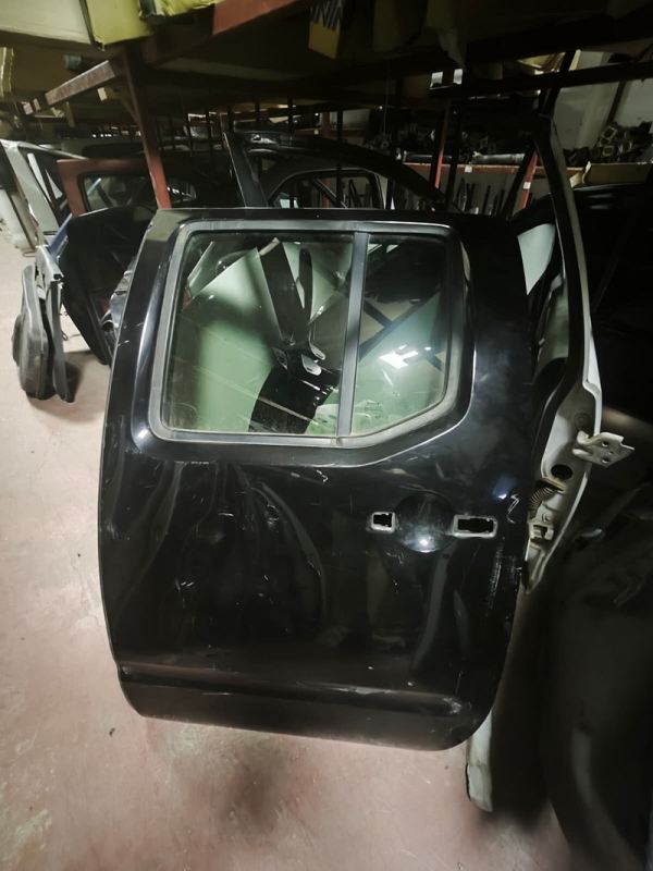 Nissan Navara Çıkma Orjinal 205-2014 Model Sol Arka Kapı