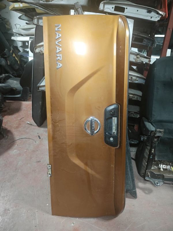 Nissan Navara Çıkma Orjinal 2016-2023 Model Arka Bagaj Kapağı