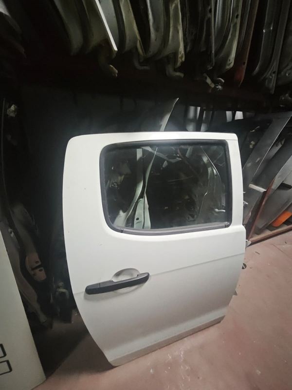 Isuzu Dmax Çıkma Orjinal 2012-2019 Model Sağ Arka Kapı